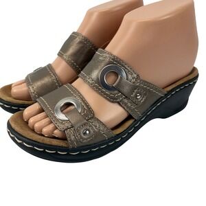 Clarks Merliah2 Cove Women's 6M Bronze Metallic Leather Wedge Sandal Grommet